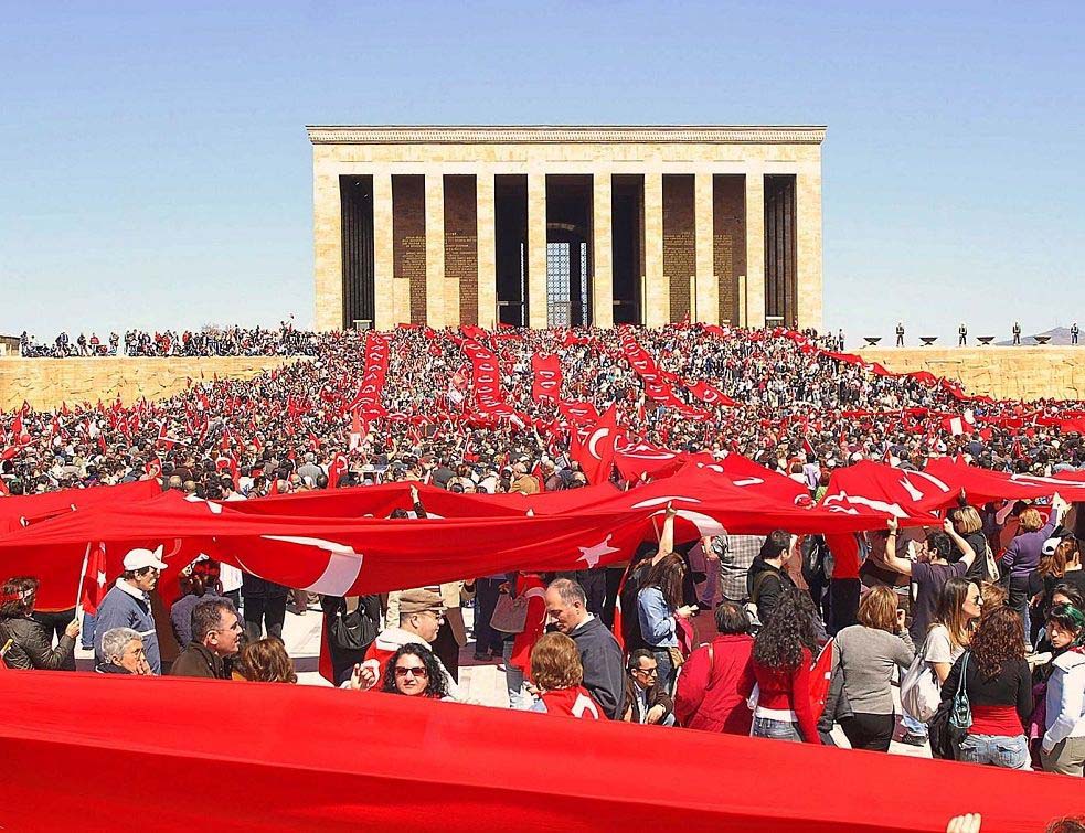 АНКАРА: Ердоган наставља да хапси, приведен велики број генерала и пуковника! Број ухапшених се попео на 160.000!